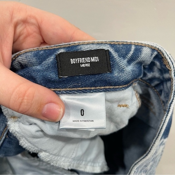 Express Distressed Cutoff Boyfriend Midi Denim Shorts Size 0 Cotton - Picture 7 of 8